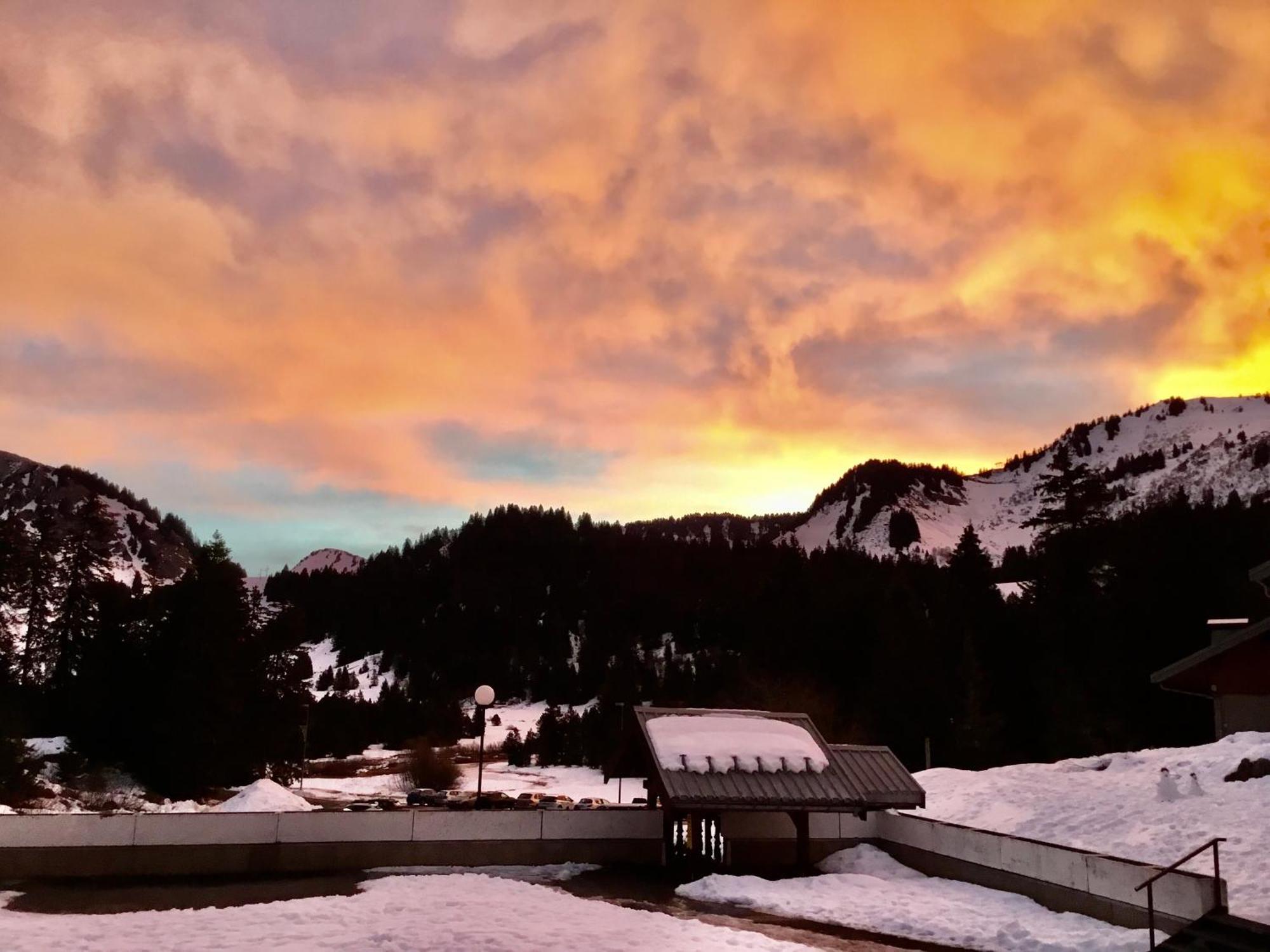 Appartement Au Sommand Au Pied Des Pistes Mieussy Exterior foto